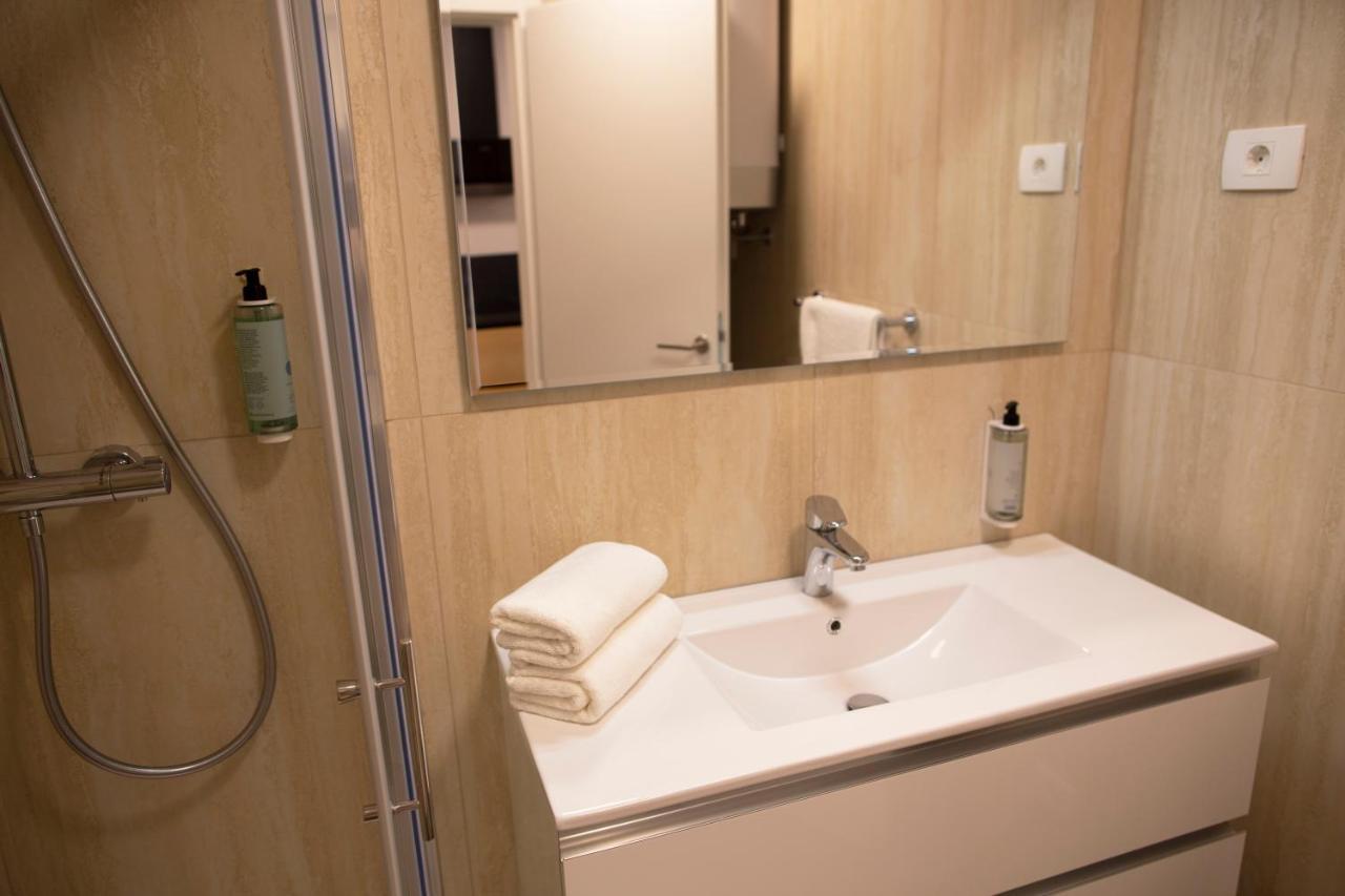 Dea Del Mar Apartments Изола Экстерьер фото