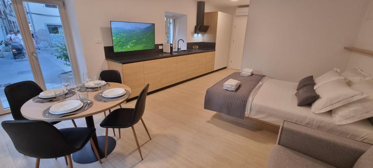 Dea Del Mar Apartments Изола Экстерьер фото
