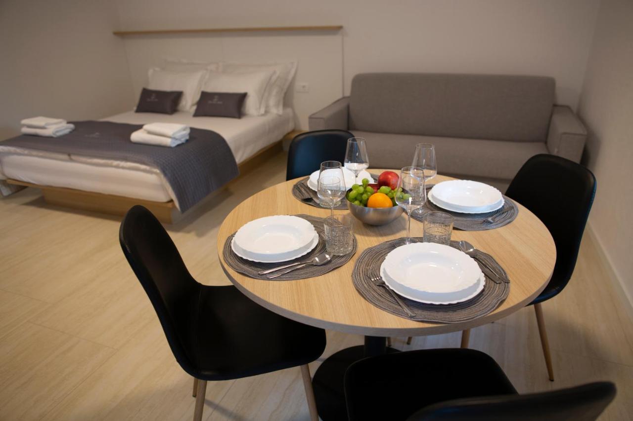 Dea Del Mar Apartments Изола Экстерьер фото