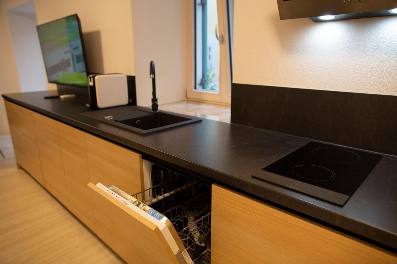 Dea Del Mar Apartments Изола Экстерьер фото