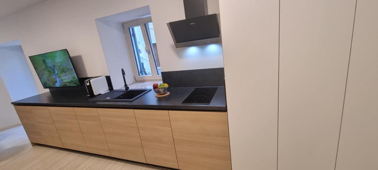 Dea Del Mar Apartments Изола Экстерьер фото