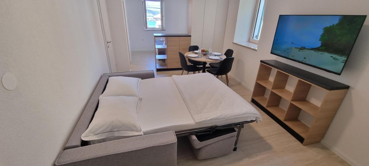 Dea Del Mar Apartments Изола Экстерьер фото