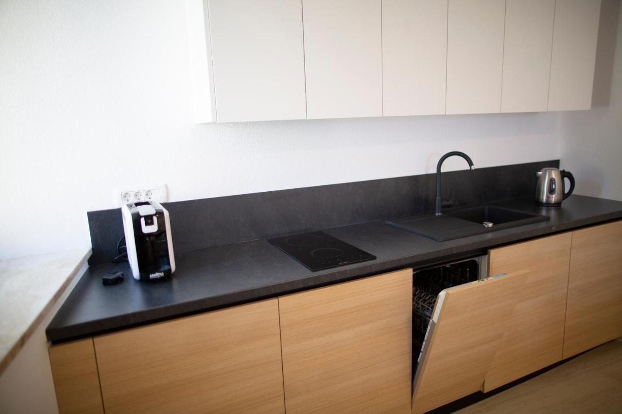 Dea Del Mar Apartments Изола Экстерьер фото