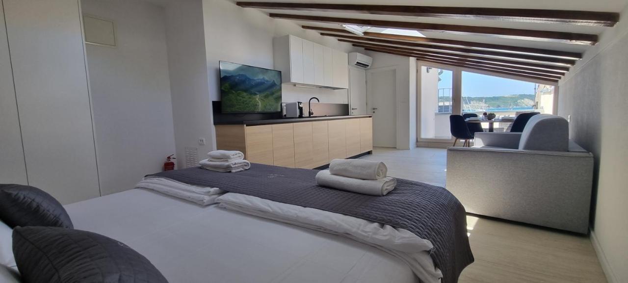 Dea Del Mar Apartments Изола Экстерьер фото