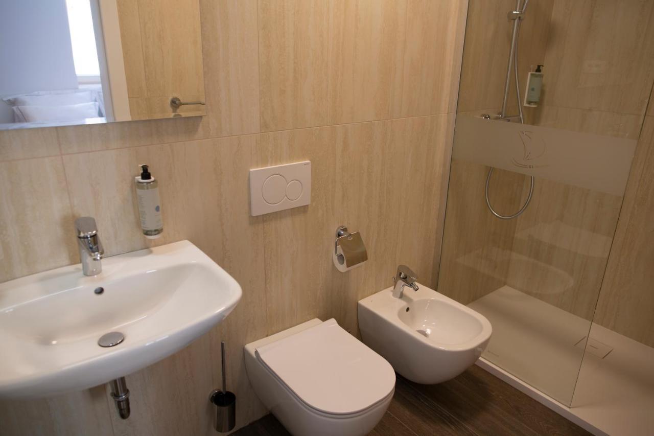 Dea Del Mar Apartments Изола Экстерьер фото