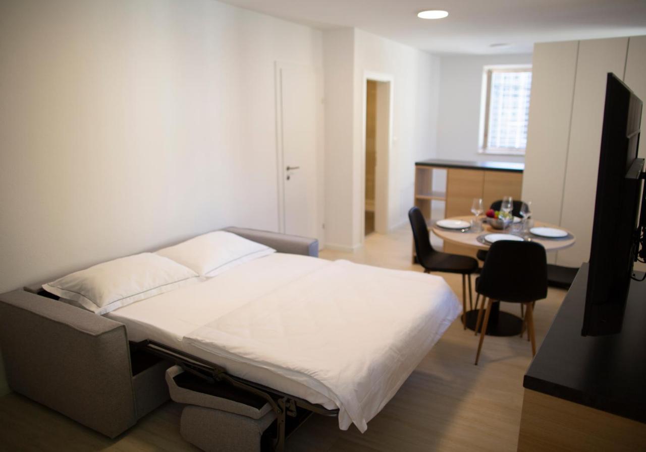 Dea Del Mar Apartments Изола Экстерьер фото