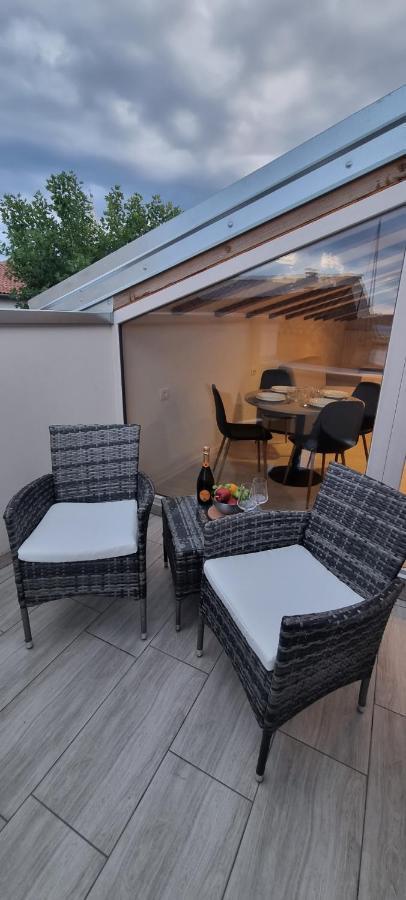 Dea Del Mar Apartments Изола Экстерьер фото