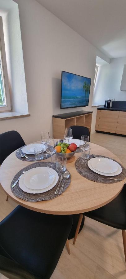 Dea Del Mar Apartments Изола Экстерьер фото