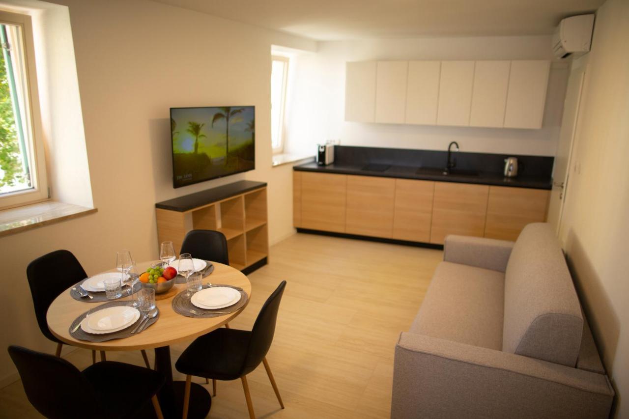 Dea Del Mar Apartments Изола Экстерьер фото