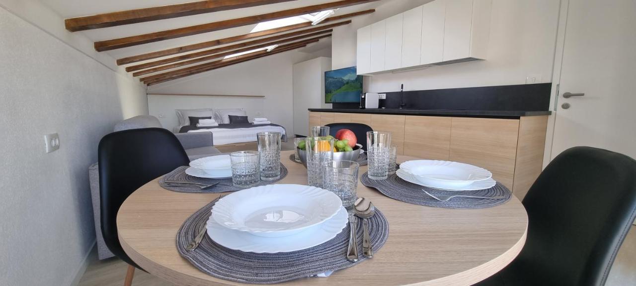 Dea Del Mar Apartments Изола Экстерьер фото