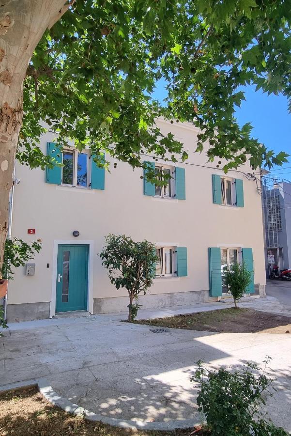 Dea Del Mar Apartments Изола Экстерьер фото