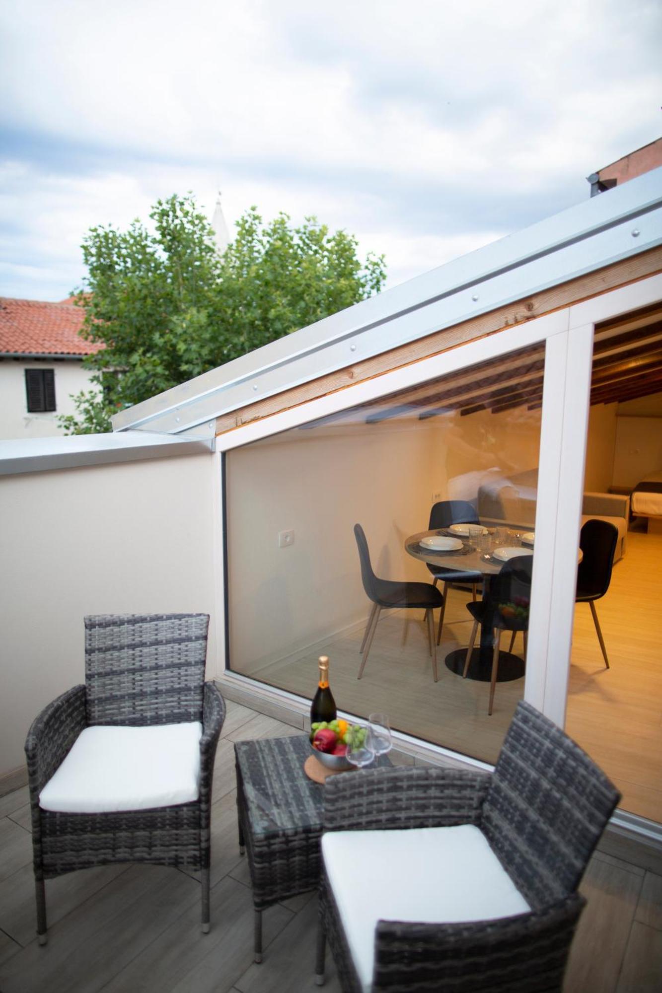Dea Del Mar Apartments Изола Экстерьер фото