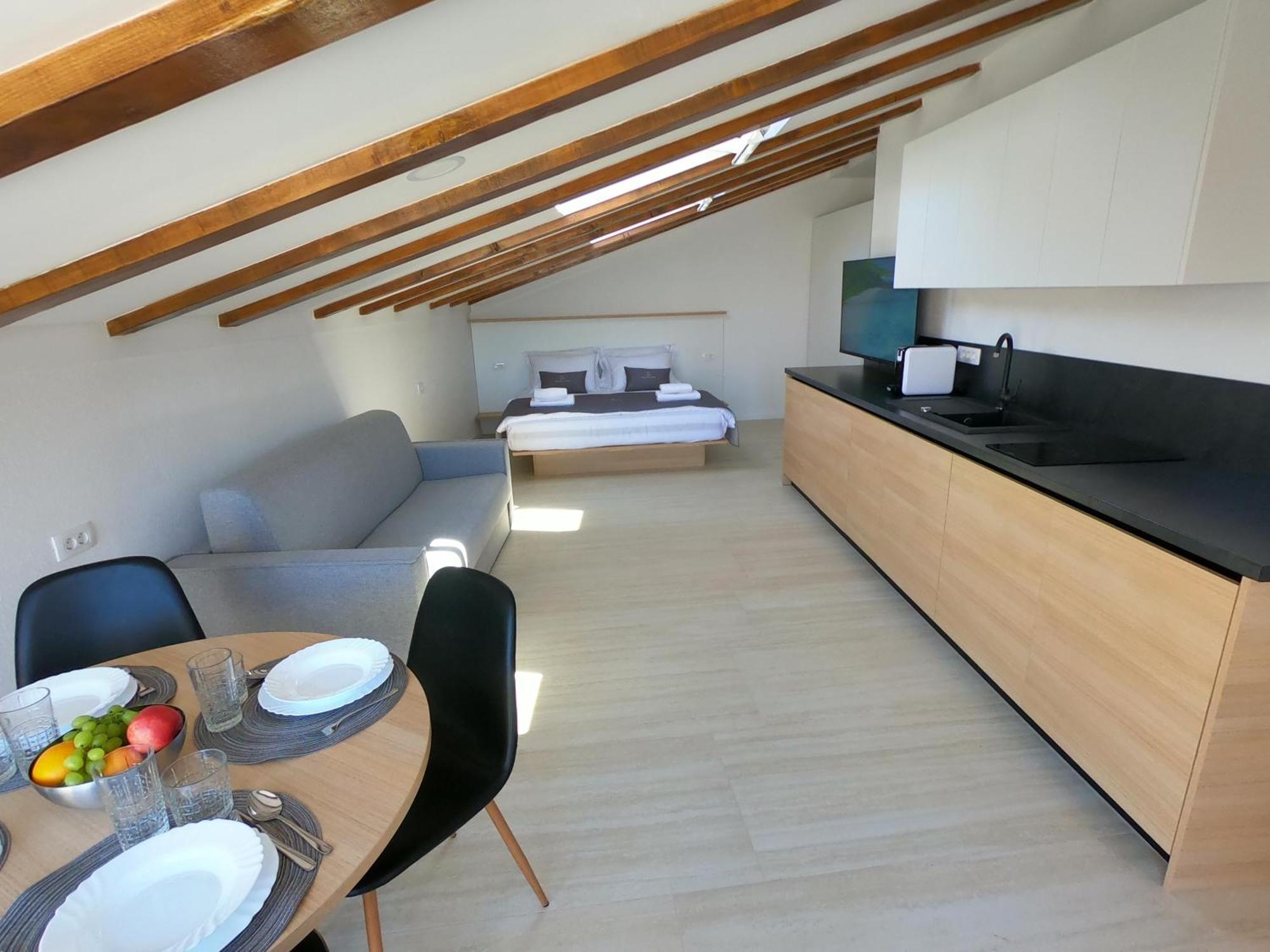 Dea Del Mar Apartments Изола Экстерьер фото